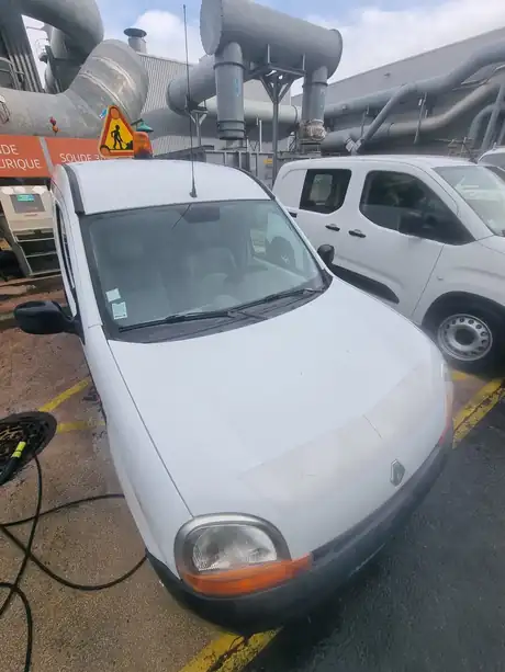 Véhicule de flotte remis en état sans quitter le parking