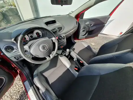 Renault Clio préparée de A à Z par Dôme Auto Clean