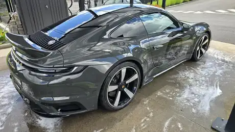 Carrosserie après un lavage auto à domicile près de Clermont-Ferrand