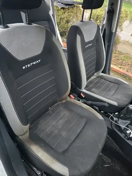 Véhicule traité au camion aménagé de Dôme Auto Clean