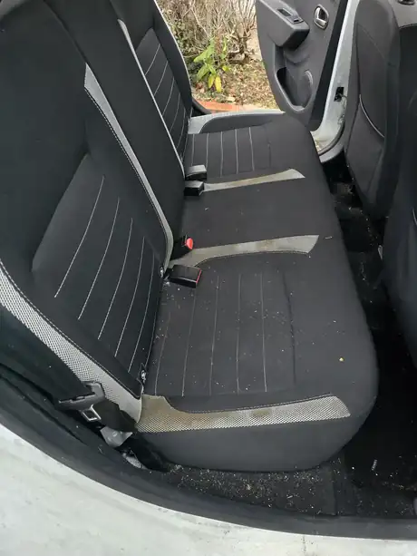 Voiture nettoyée à domicile par Dôme Auto Clean dans le Puy-de-Dôme