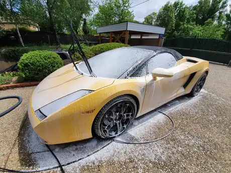 Voiture nettoyée à domicile par Dôme Auto Clean dans le Puy-de-Dôme