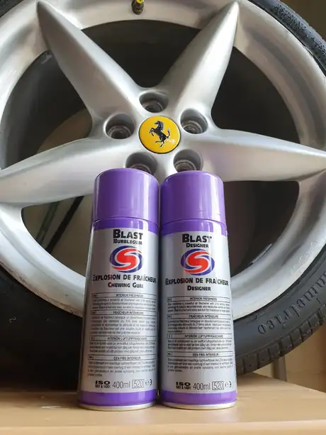Nettoyage de voiture réalisé sur place, sans station de lavage